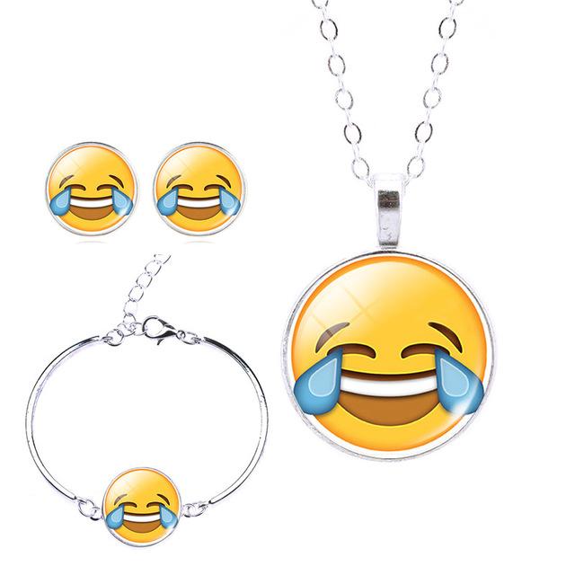 LIEBE ENGEL 2017 Women Emoji Stud Earrings & Moon Pendant Choker Necklace & Charm Cuff Bracelet Bangle Emoji Jewelry Sets Glass