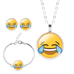 LIEBE ENGEL 2017 Women Emoji Stud Earrings & Moon Pendant Choker Necklace & Charm Cuff Bracelet Bangle Emoji Jewelry Sets Glass