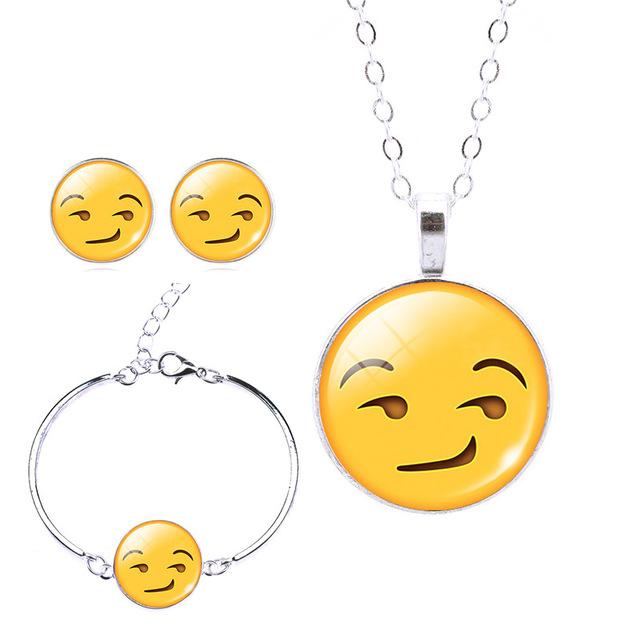 LIEBE ENGEL 2017 Women Emoji Stud Earrings & Moon Pendant Choker Necklace & Charm Cuff Bracelet Bangle Emoji Jewelry Sets Glass