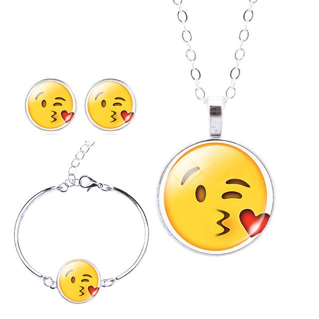 LIEBE ENGEL 2017 Women Emoji Stud Earrings & Moon Pendant Choker Necklace & Charm Cuff Bracelet Bangle Emoji Jewelry Sets Glass