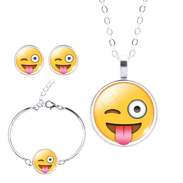 LIEBE ENGEL 2017 Women Emoji Stud Earrings & Moon Pendant Choker Necklace & Charm Cuff Bracelet Bangle Emoji Jewelry Sets Glass