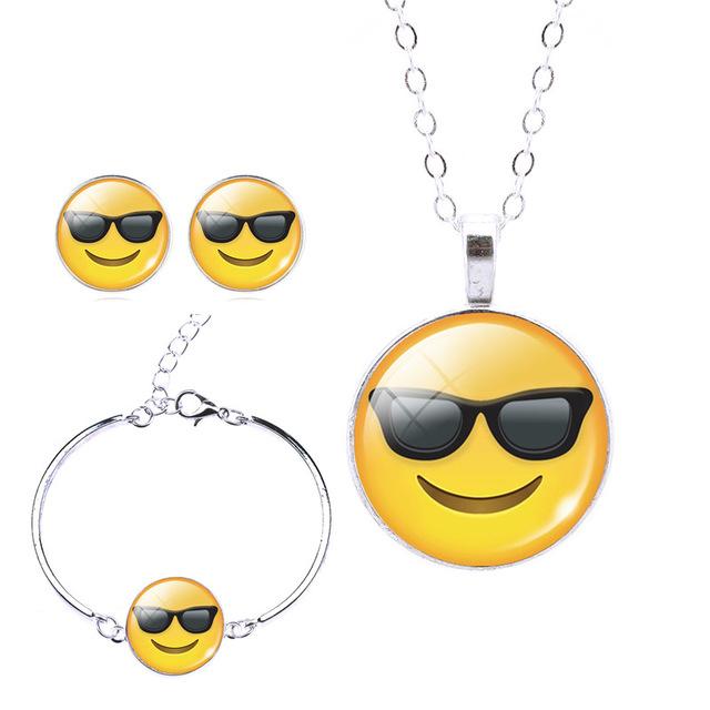 LIEBE ENGEL 2017 Women Emoji Stud Earrings & Moon Pendant Choker Necklace & Charm Cuff Bracelet Bangle Emoji Jewelry Sets Glass